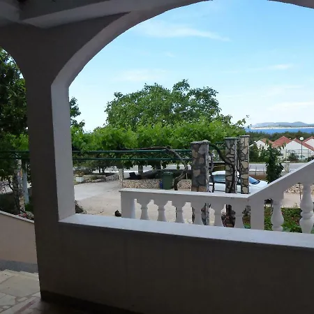 Apartman Zmiric *